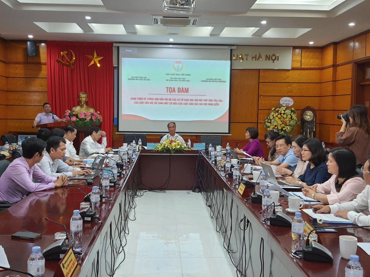 Quang cảnh Tọa đàm.Quang cảnh Tọa đàm.