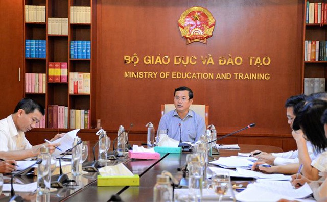 Nghị định quy định về hoạt động khoa học và công nghệ (KHCN) trong cơ sở giáo dục đại học đầu tiên đề cập nhiều nội dung quan trọng, cốt lõi về KHCN trong CSGDĐH, hy vọng sẽ “cởi trói” cho giáo dục đại học Việt Nam.