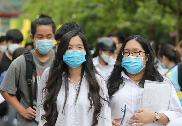 Bộ GD&ĐT yêu cầu trường học hạn chế hoạt động tập trung đông người vì Covid-19.